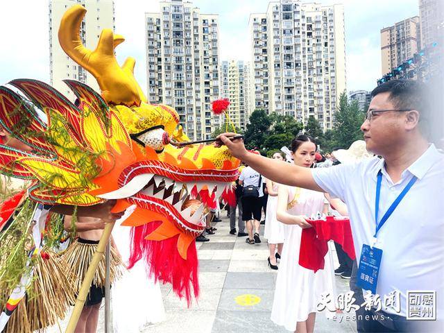 最准一码一肖100%精准965_侨乡青田华侨新生代“入营” 沉浸体验中国传统文化  第2张