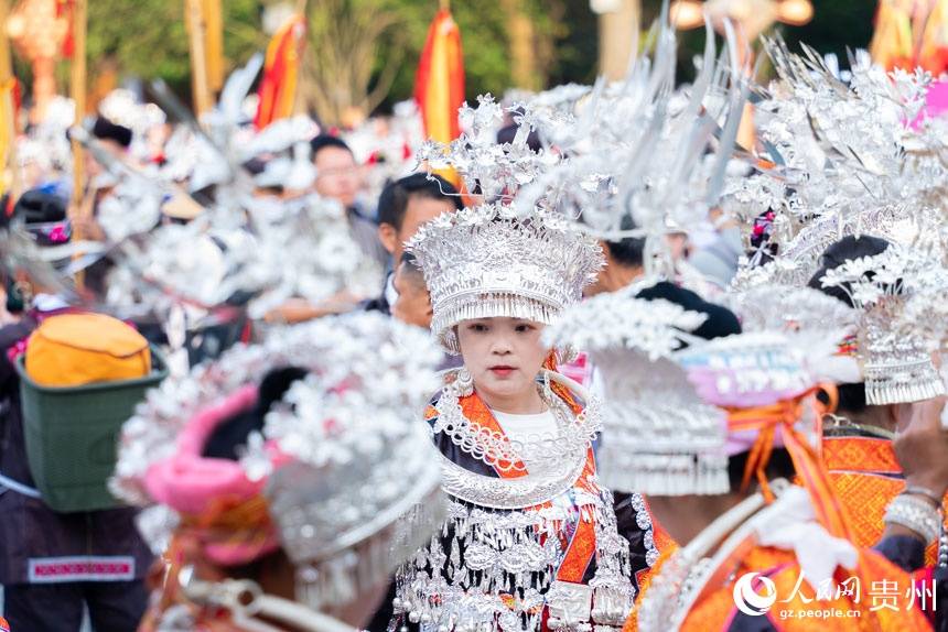 澳门六开彩天天开奖结果生肖卡_一堂音乐党课坚定前行信心，李沧举办红色文化主题月活动