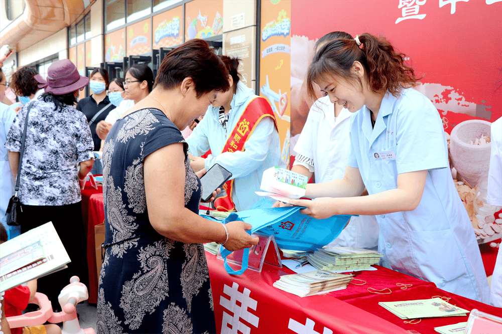 三肖必中特三肖三码官方下载_总编辑荐书 | 香港三联书店于克凌：珍贵设计手稿记录香港霓虹灯文化变迁  第1张